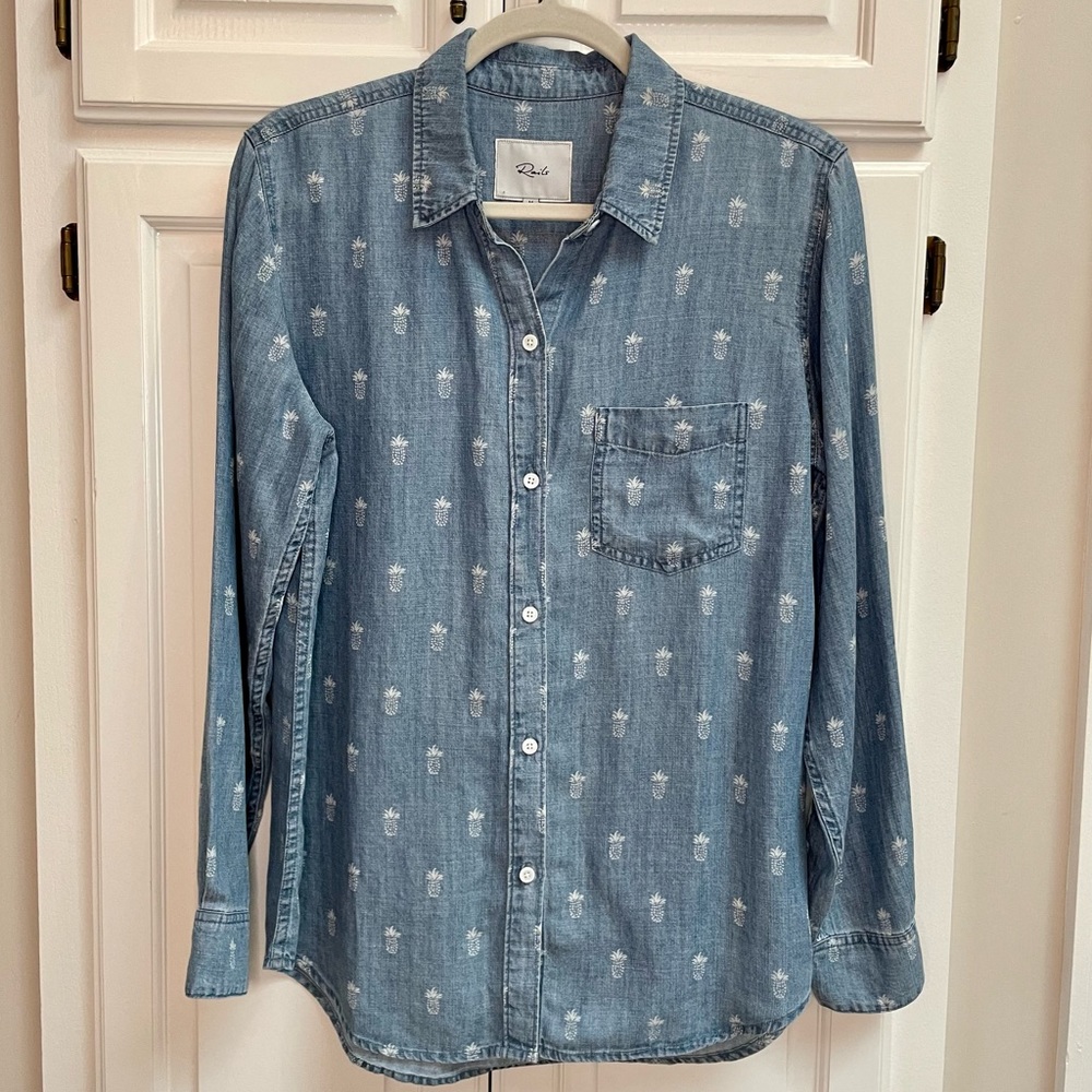 Rails Ingrid Button Down Shirt in Chambray Pineapple Size Medium